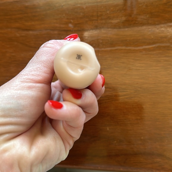 Rare Beauty Positive Light Tinted Moisturizer - Picture 3 of 3